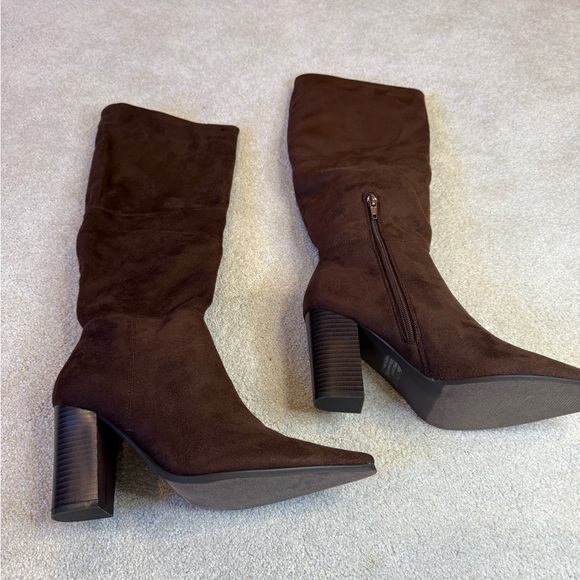 Brown Suede Pointy Toe Heeled Knee High Boots Size 8 - Picture 2 of 5